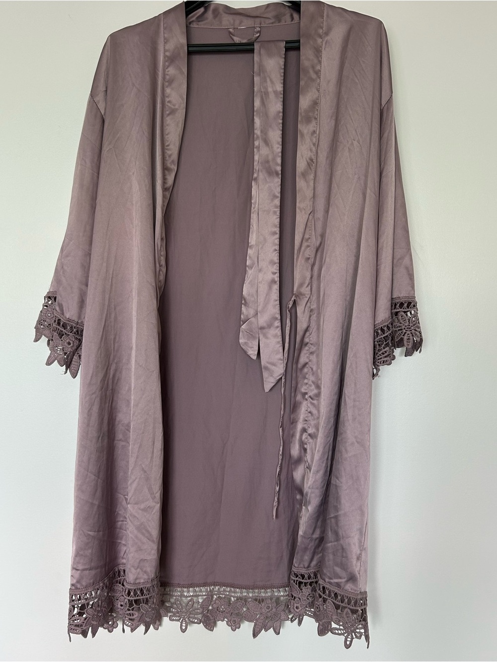 Kimono robe with floral trim sz M-L - Picture 2 of 11